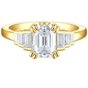 Rectanglo - 18k Geelgouden Smaragd Geslepen Moissanite Ring met Baguette Accenten - 1.75