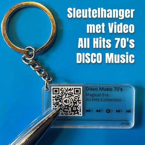Allernieuwste.nl® QR Sleutelhanger DISCO MUSIC 70's - Video met All Hits Collection - Gadget QR code Geschenk Idee Cadeau Disco-fan - Beeld en Geluid Gadget - MU10 Sinterklaas Cadeau