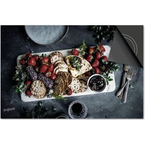 Inductie beschermer 65x52 - afdekplaat inductie mat - Dietrix Kookplaat beschermer - DELUXE - Food - Toast Aardbei Plank op zwart