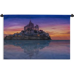 Wandkleed Mont Saint-Michel - Het Franse getijdeneiland Mont Saint-Michel bij een kleurrijke zonsondergang Wandkleed katoen 150x100 cm - Wandtapijt met foto