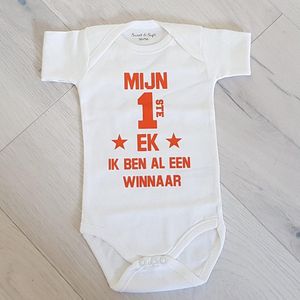 Baby Rompertje tekst Mijn eerste EK - Oranje fan baby voetbal Nederlands elftal | Mijn eerste EK ik ben al een winnaar| lange mouw | wit oranje | maat  hup holland hup babykleding geen shirt nederland supporteer oufit