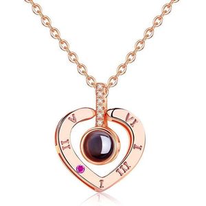 hartjes ketting rose goud met holografische tekst - Liefde - Valentijn - Romantisch - Vriendschapsketting - Relatie ketting - Ketting voor vriendin - 100 talen ik hou van jou - Liefdes ketting - Speciaal sieraad