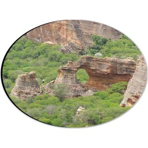 WallClassics - Dibond Ovaal - Bruine Rotsen in Landelijk Gebied - 28x21 cm Foto op Ovaal (Met Ophangsysteem)