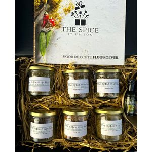 The Spice it up Box - Cadeaupakket - Geschenkpakket- Kruiden & Specerijen - Relatiegeschenk - Kruidenpotjes - Duurzaam - Koken - Eten - Gerechten - Kerst - Kerstpakket - Moederdag - Vaderdag - Bedrijfsgeschenk -