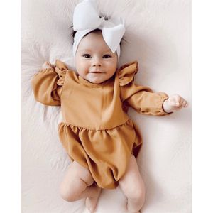 Ruches romper Pompoengeel 62 - Baby Cadeau - kraamcadeau - feestelijke outfit baby