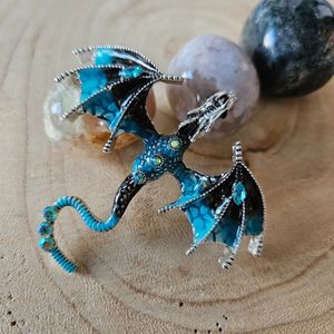 Broche, speldje, blauwe draak, sierlijk, fantasie, cadeau, book lovers