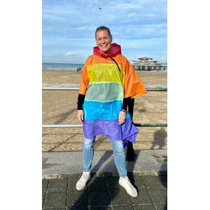 Essentials73 - Poncho - Regenjas - Raincoat - Rain - Regenboog - Rainbow - Regenponcho - Winddicht - Cape - Regencape - Waterdicht - Lichtgewicht - Pride - Capuchon - LGBTQ - Gaypride - Unisex - Regen - Wind - Windjack