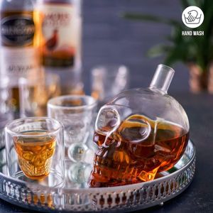 whisky lux Skull Whiskey Karaf (700ml), 6 Skull Whisky Glazen (75ml) - Elegante en Premium Kwaliteit - Kerst, Vaderdag & Verjaardags Cadeau voor Mannen
