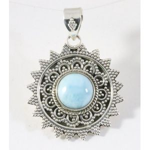 Bewerkte zilveren hanger met larimar