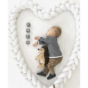 Baby Bed Bumper - Baby Veiligheid/Hoofdbescherming/Bedbescherming/Gevlochten - Multifunctionele Voedingskussen/Bedomrander/Boxomrander - 300CM - Wit