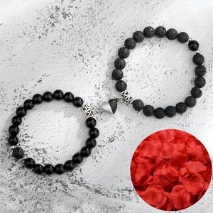 Magnetische Hartjes Kralen Armband Set + Rozenblaadjes = Valentijn Cadeautje voor Hem en Haar - Valentijnsdag voor Mannen Cadeau Kadootjes