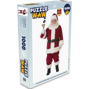 Puzzel De iconische kerstman rinkelt aan zijn bel op een witte achtergrond - Legpuzzel - Puzzel 1000 stukjes volwassenen - Kerst - Cadeau - Kerstcadeau voor mannen, vrouwen en kinderen