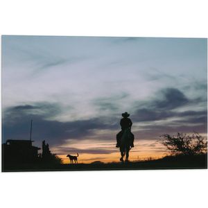 WallClassics - Vlag - Silhouette van een Cowboy bij Zonsondergang - 60x40 cm Foto op Polyester Vlag