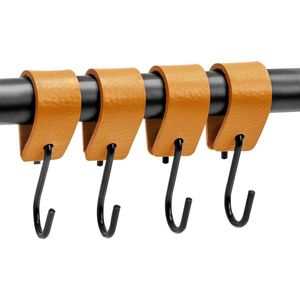Brute Strength - Leren S-haak hangers - Okergeel - 4 stuks - 12,5 x 2,5 cm – Zwart zilver – Leer - handdoekhaakjes - Ophanghaken – kapstokhaak
