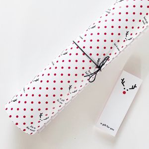 Vormgevoel - Inpakpapier Kerst 20 vellen (42 x 60 cm) + 30 giftcards + 24 sluitzegels - Cadeaupapier Kerst