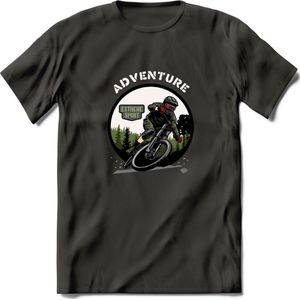 Adventure T-Shirt | Mountainbike Fiets Kleding | Dames / Heren / Unisex MTB shirt | Grappig Verjaardag Cadeau | Maat XL