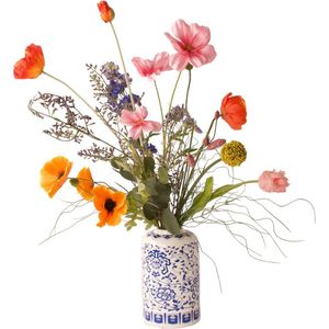 WinQ -Gebonden Plukboeket van zijden bloemen - Inclusief Vaas- Kunstbloemen in een mooie voorjaars kleurstelling - Inclusief delfts blauwe Vaas - boeket met oranje/ lavendel/roze/geel kleuren -