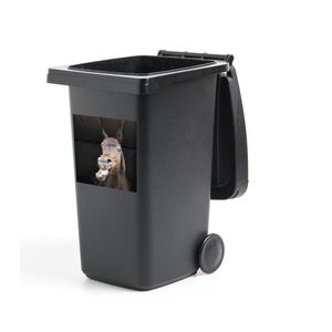 Container sticker Grappige dieren - Paard met grappig gezicht Klikosticker - 40x40 cm - kliko sticker - weerbestendige containersticker