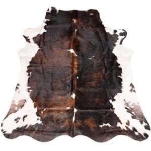 Koeienhuid vloerkleed Donker bruin | Zwart Wit | Bruin | dikke kwaliteit koeienkleed | Ecologisch gelooide koeienvellen | Uniek gefotografeerde koeienhuiden
