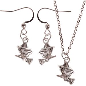Set - Ketting 55cm - Zilverkleurige Oorbellen - Hangertje Heksje zilverkleurig 1,5cm