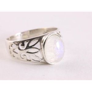 Opengewerkte zilveren ring met regenboog maansteen - maat 16