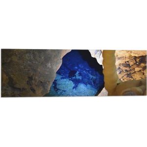 WallClassics - Vlag - Grot met Blauw Water - 90x30 cm Foto op Polyester Vlag