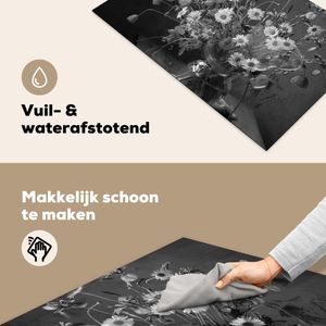 KitchenYeah® Inductie beschermer 81x52 cm - Boeket - Bloemen - Olieverf - Stilleven - Zwart - Wit - Kookplaataccessoires - Afdekplaat voor kookplaat - Inductiebeschermer - Inductiemat - Inductieplaat mat