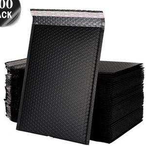 Zwarte Bubbeltjes Enveloppen - Kleur: Zwart - Envelop met Bubbeltje - Luchtkussenenvelop - Formaat: 13 x 18 cm - 10 Stuks - Zwarte Envelop - Verpakkingsmateriaal - Verzendverpakking - Envelop - Bubbeltjes Envelop - Luxe Verzendverpakking