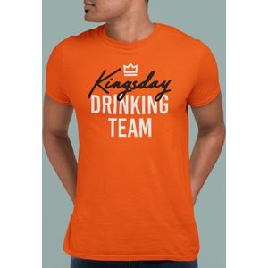 Oranje Koningsdag T-Shirt Drinking Team (HEREN - MAAT XS) | Oranje Kleding | WK Feestkleding