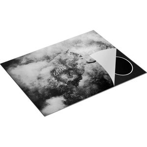 Chefcare Inductie Beschermer Wolvenkop op een Herfstbos - Wolf - Abstract - Zwart Wit - 77x59 cm - Afdekplaat Inductie - Kookplaat Beschermer - Inductie Mat