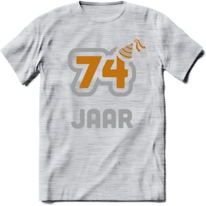 74 Jaar Feest T-Shirt | Goud - Zilver | Grappig Verjaardag Cadeau Shirt | Dames - Heren - Unisex | Tshirt Kleding Kado | - Licht Grijs - Gemaleerd - L