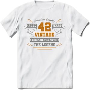 42 Jaar Legend T-Shirt | Goud - Zilver | Grappig Verjaardag Cadeau | Dames - Heren | - Wit - M
