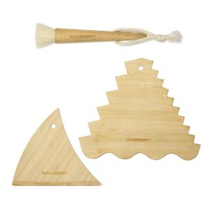 Kikkerland - Huckleberry - Zandtools - Zandkasteel - Strand tools - Bamboe - Bevat: bamboeborstel, gladmaakhulpmiddel, driehoekige hark, strandspeelgoed. – Zand gereedschap