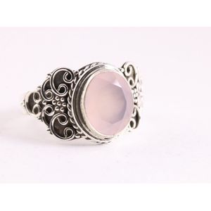 Bewerkte zilveren ring met rozenkwarts - maat 15.5