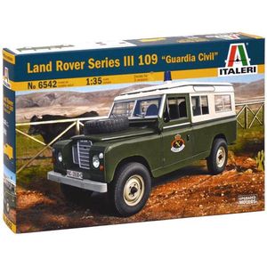 1:35 Italeri 6542 Land Rover Series III 109 ""Guardia Civil"" Plastic Modelbouwpakket