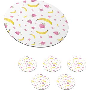 Onderzetters voor glazen - Rond - Banaan - Aardbei - Wit - Design - 10x10 cm - Glasonderzetters - 6 stuks