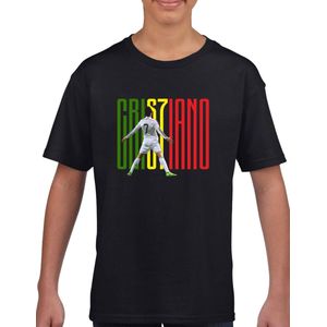 T-Shirt - Cristiano Ronaldo - Kinder T-Shirt - Zwart - Maat 98 /104 - T-Shirt leeftijd 3 tot 4 jaar - Grappige teksten - Cadeau - Shirt cadeau - Voetbal Fan - verjaardag - CR7 Best Player - Vlag van Portugal