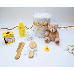 Genderneutraal baby cadeau - Kraamcadeau - geurkaars - Zwitsal verzorging - Kam en borstel set - Babypakket - Babygeschenksets - Geboortecadeau - babyshower - Babyset - Baby borstel en kam - Hawsaz.nl Cadeau- Babykado - Knuffel beer - uniesex cadeau