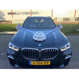 SANTE Luxe Trouwauto Versiering - Autodecoratie Huwelijk Trouwerij - Autobloemstuk Bruiloft - Bloemen voor op de Auto - Witte Rozen met Tule - Motorkap Versiering AUTODECO.NL