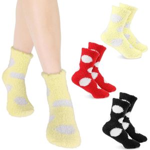 3 paar wollige knuffelsokken voor dames van koraalfleece - warm, elastisch en perfect voor de winter en Kerstmis (zwart, rood, geel) - maat medium