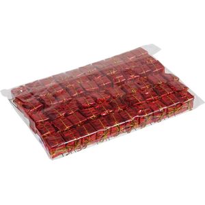 60x stuks decoratie prikkers mini cadeautjes rood 2,5 cm - Decoratiemateriaal/hobby materiaal - Kerstversiering - kerststukjes