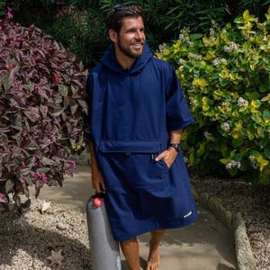 Belieff® Poncho voor dames en heren - 100% gerecycled materiaal - Water- en wind afstotend - handzakken - Ademend materiaal - Navy blauw