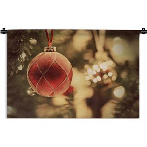Wandkleed Kerst - Een close-up van decoratieve Kerstmis versiering bij een kerstboom Wandkleed katoen 60x40 cm - Wandtapijt met foto