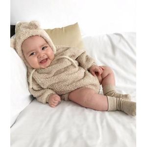 Teddy Romper Beige 12-18 - romper - babykleding - baby born kleertjes - baby born - rompertjes baby  - rompertjes - romper lange mouw - teddy - rompers - rompertje - baby pakje - baby kleding meisje - baby kleding jongens - baby kleding unisex