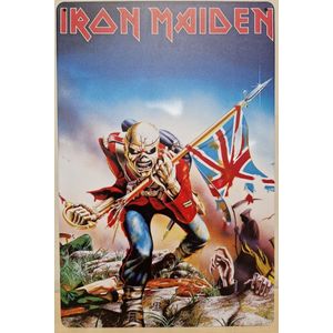 Iron Maiden trooper met vlag Reclamebord van metaal METALEN-WANDBORD - MUURPLAAT - VINTAGE - RETRO - HORECA- BORD-WANDDECORATIE -TEKSTBORD - DECORATIEBORD - RECLAMEPLAAT - WANDPLAAT - NOSTALGIE -CAFE- BAR -MANCAVE- KROEG- MAN CAVE