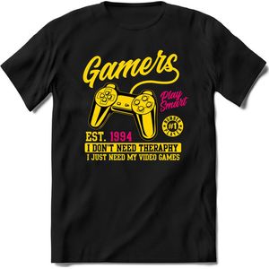 Gamers play smart | Gaming kado T-Shirt heren - dames | Geel-Roze | Perfect game pc cadeau shirt | Grappige console spreuken - zinnen - teksten Maat 3XL