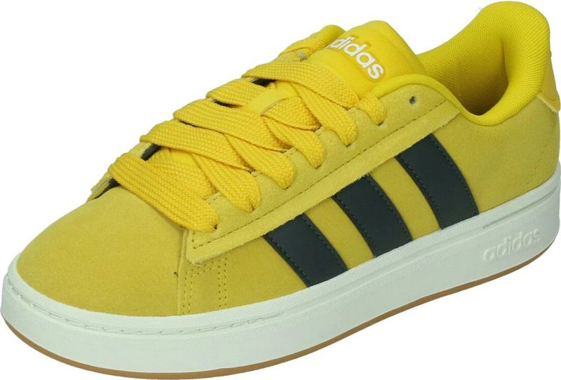 Adidas grand court alpha 00s in de kleur geel.