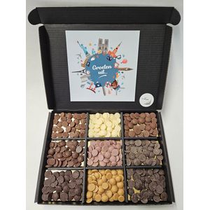 Chocolade Callets Proeverij Pakket met Mystery Card 'Groeten Uit...' met persoonlijke (video) boodschap | Chocolademelk | Chocoladesaus | Verrassing box Verjaardag | Cadeaubox | Relatiegeschenk | Chocoladecadeau