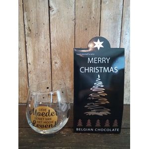 Cadeauset-Pakket-Kerst-Kerstmis-Kerstpakket-Chocolade-Belgische Chocolade-Merry Christmas-Happy New year-Happy-Gelukkig nieuwjaar-waterglas-glas-wijnglas-moeder-lieve moeder-genieten-leven-mooie momenten-mama-bonus moeder-bonus mama