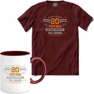 20 Jaar vintage legend - Verjaardag cadeau - Kado tip - T-Shirt met mok - Heren - Burgundy - Maat XXL